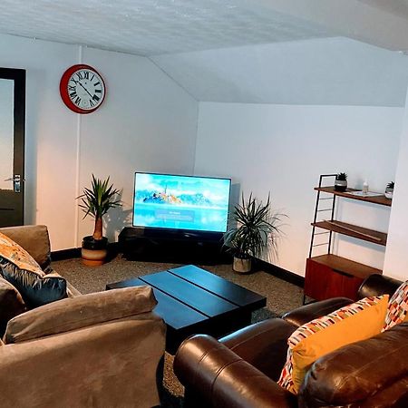 Gorgeous Town Center 3 Bedroom Self Contained Apartment For 1-5 People 哈罗盖特 外观 照片