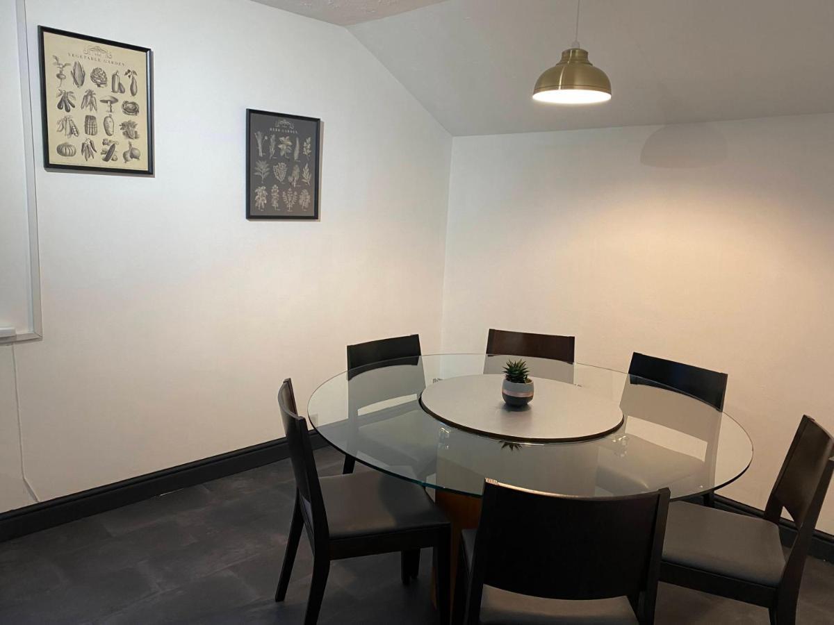Gorgeous Town Center 3 Bedroom Self Contained Apartment For 1-5 People 哈罗盖特 外观 照片