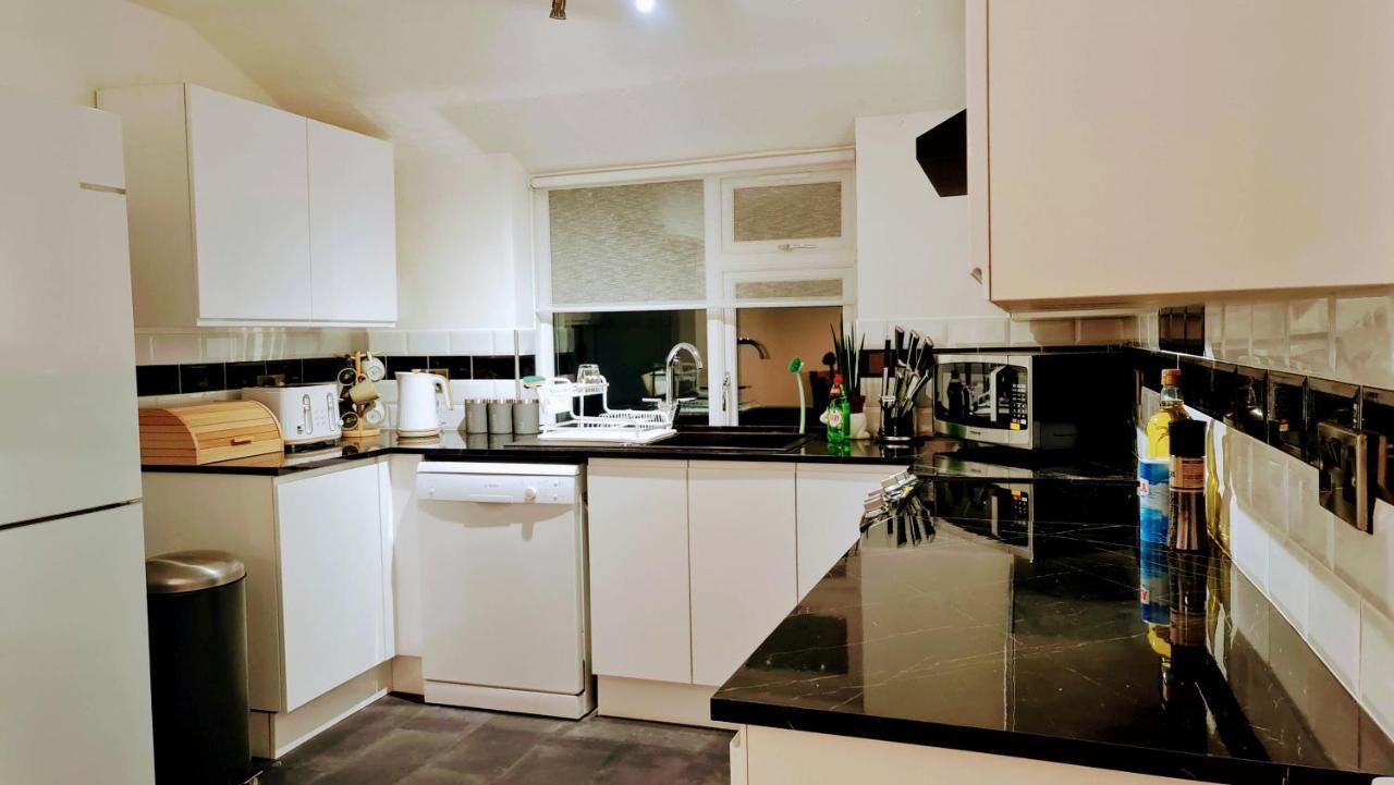 Gorgeous Town Center 3 Bedroom Self Contained Apartment For 1-5 People 哈罗盖特 外观 照片